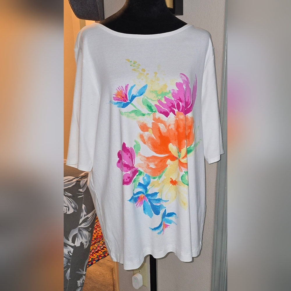 Chico's White Top with Colorful Floral Design (D)
